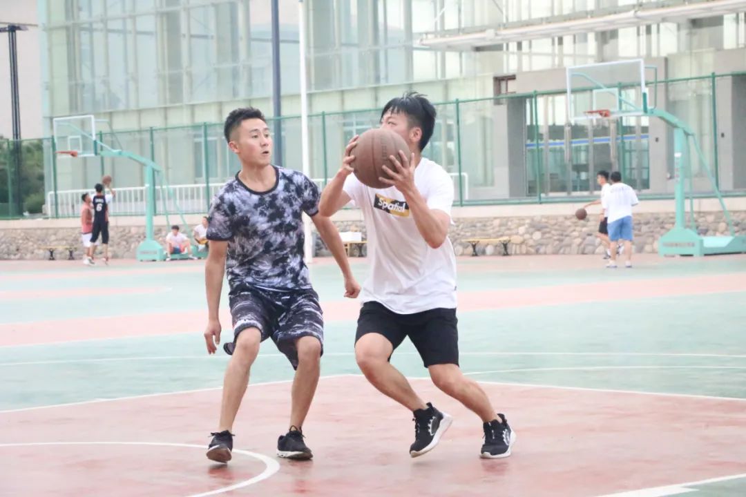 奥运冠军何冲与东乡少年：相信人生还有另一种可能