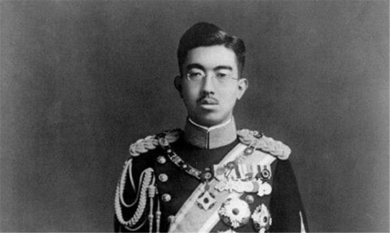 原子弹下的冤魂：那个背负亡弟尸体的日本儿童