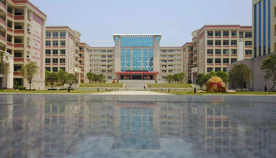 广西玉林成绩斐然七所好高中，玉林高中一马当先，看看有你母校吗