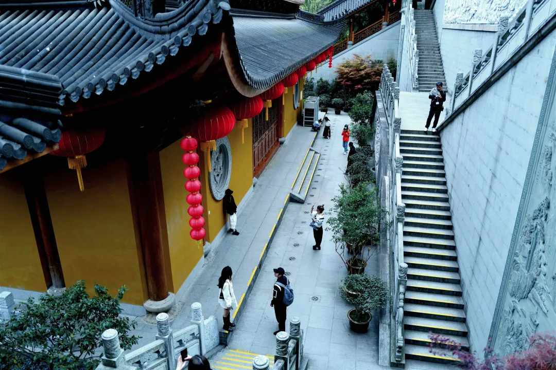 杭州终极拜佛攻略｜走这条路，一天解锁灵隐法喜7大宝藏寺庙