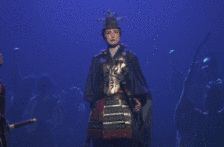 宝冢歌剧团的传奇男役，又A又飒，被称为日本女性独身最后的堡垒