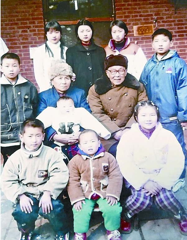 1957年，河南32岁清洁工被毛主席接见：你是志愿军战史上的自豪