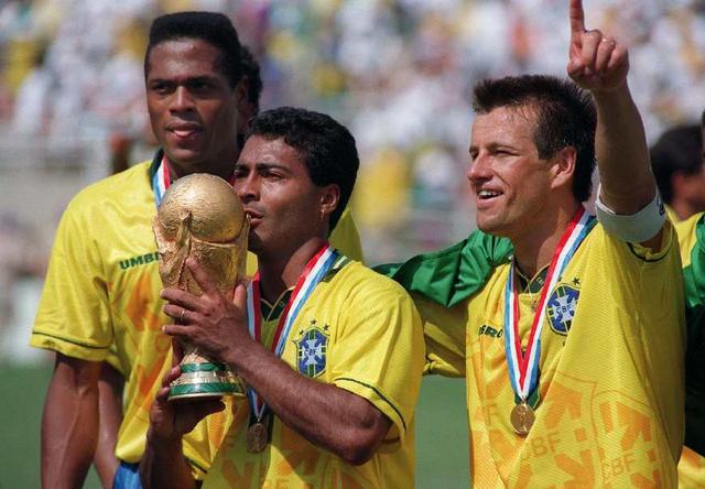巴西历史上夺得过几次世界杯(巴西国家队历届世界杯战绩盘点)