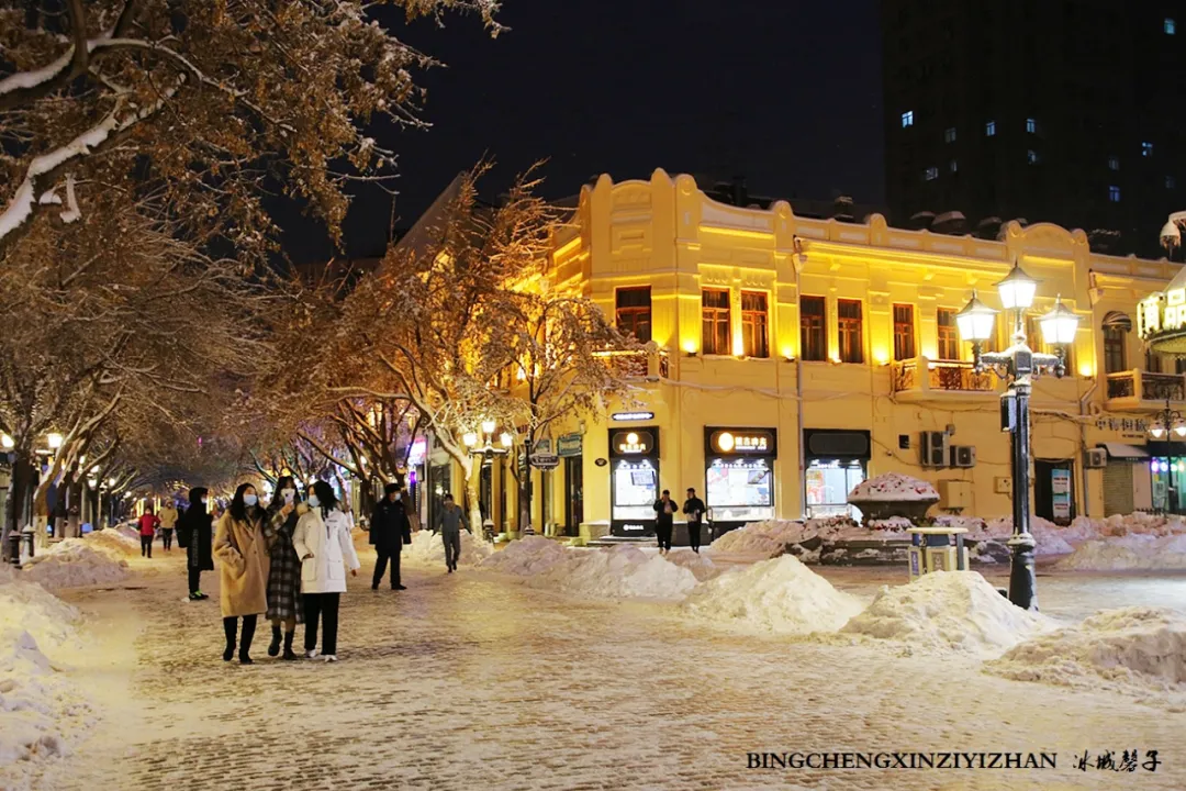 暴雪过后的哈尔滨中央大街，比欧洲的街道还美