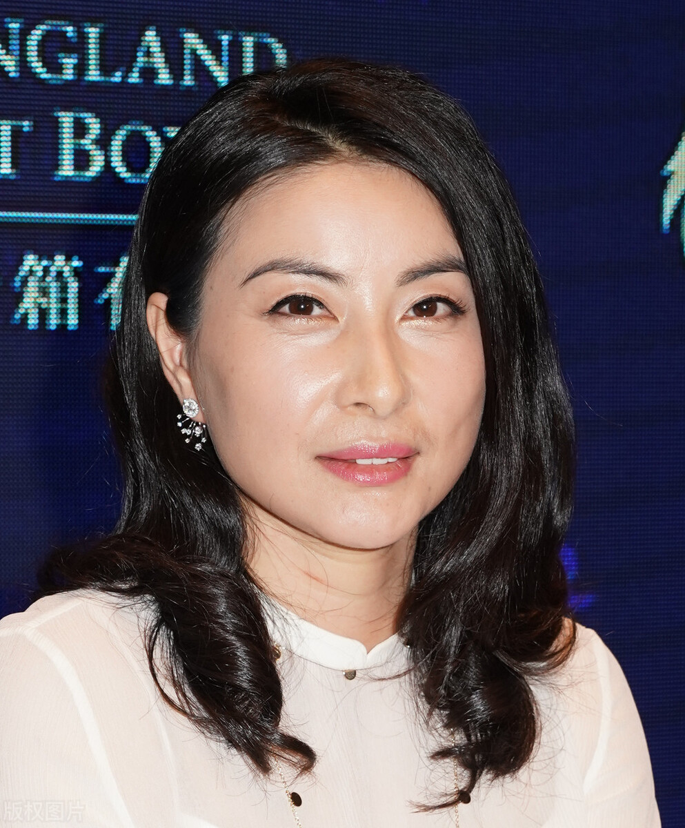 郭晶晶担任东京奥运会跳水比赛评委 跳水皇后婚后十年首次回归老本行)