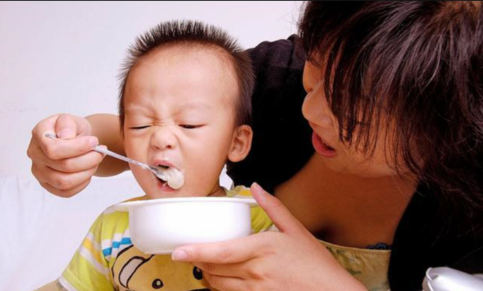 婴儿吃什么会拉肚子（这种餐桌常见食物）