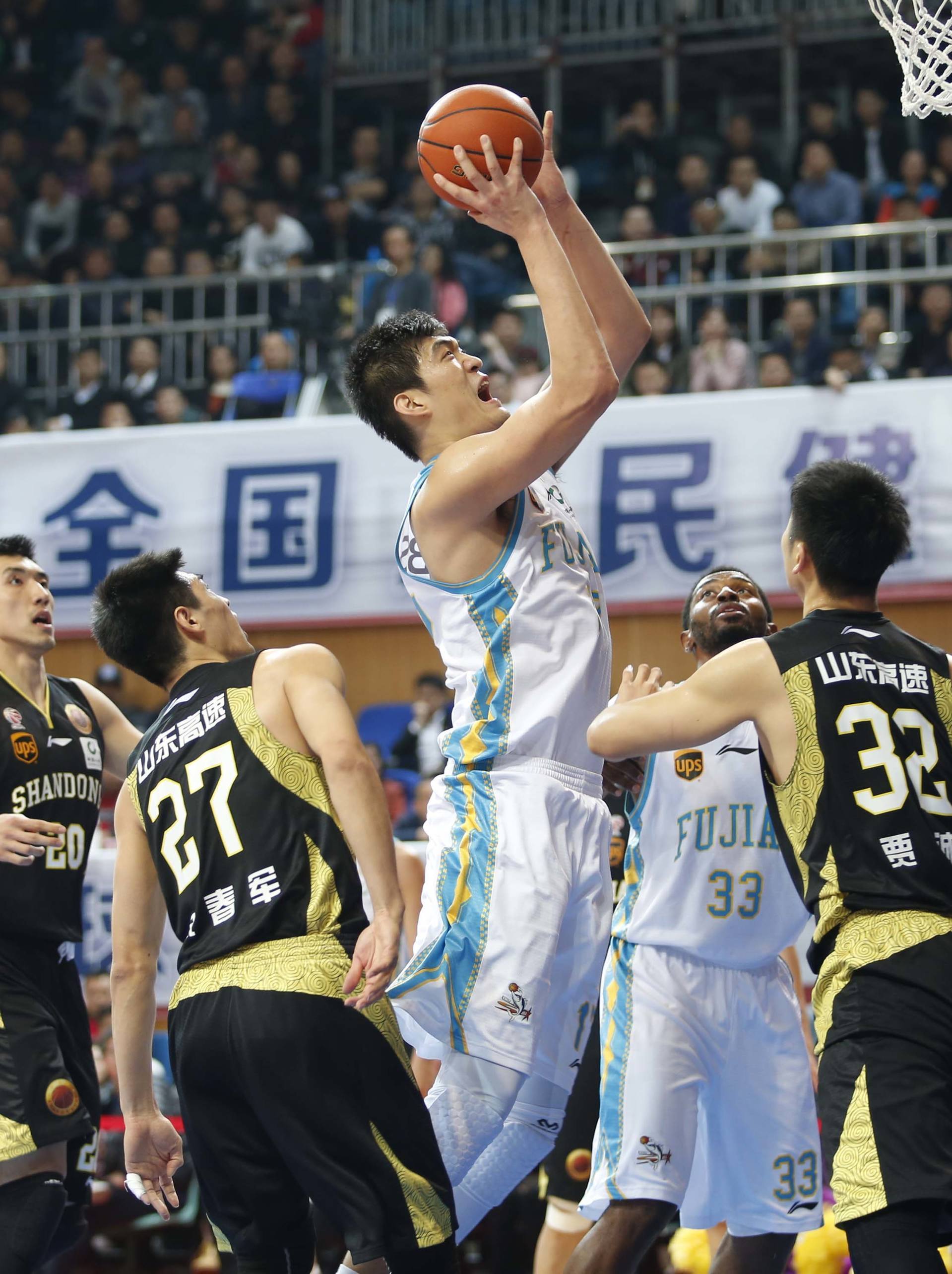 cba最高(2021年CBA现役十大“巨兽”，体重最大十人，韩德君未入榜)