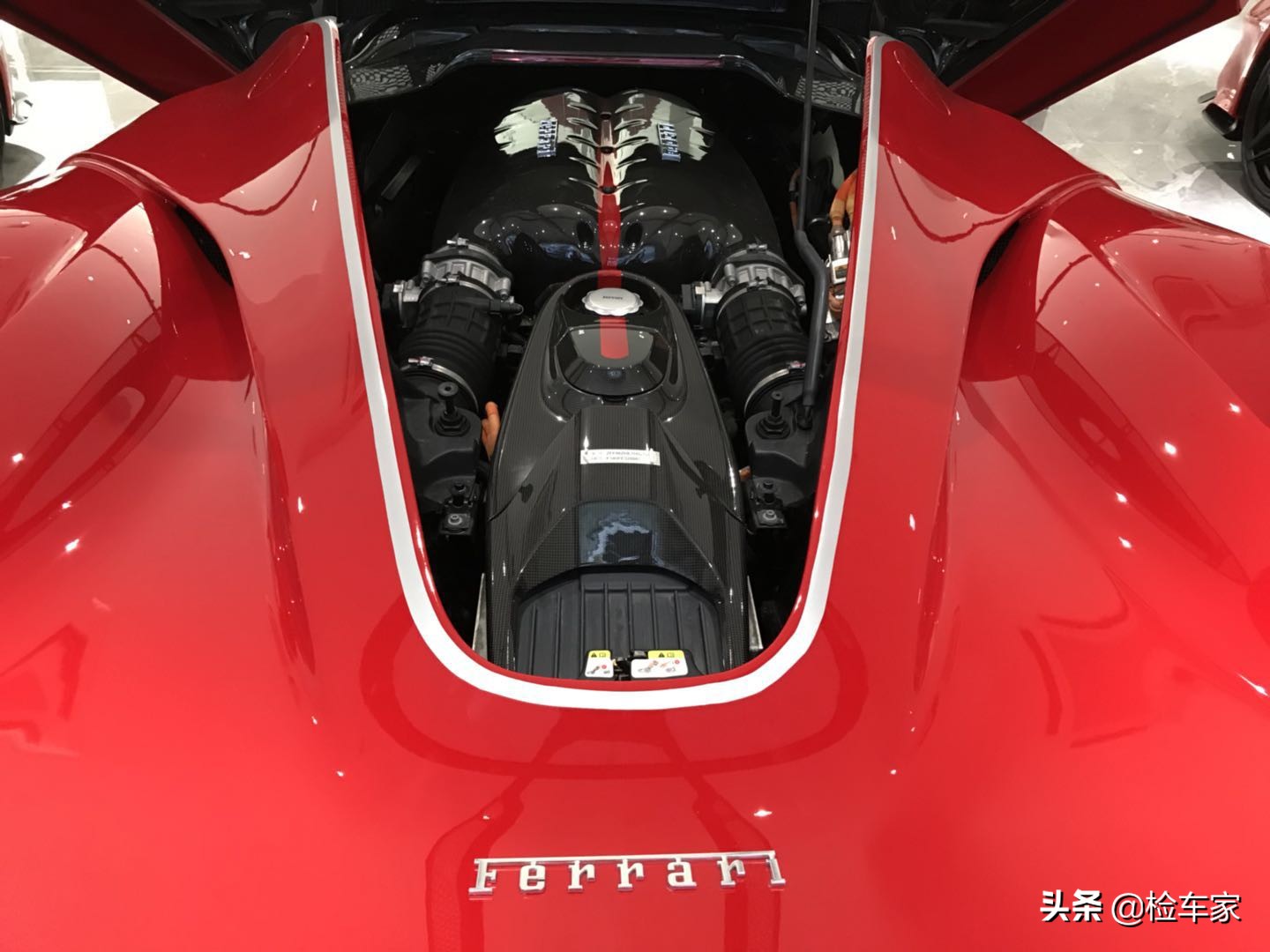 法拉利拉法赛车(新车2500万的法拉利LaFerrari，为何二手车却卖4000万？)