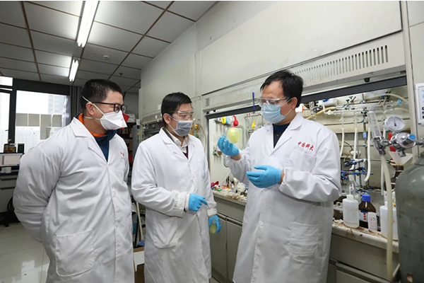 想进入985高校当老师，你需要具备三项条件，仅博士学位还不够