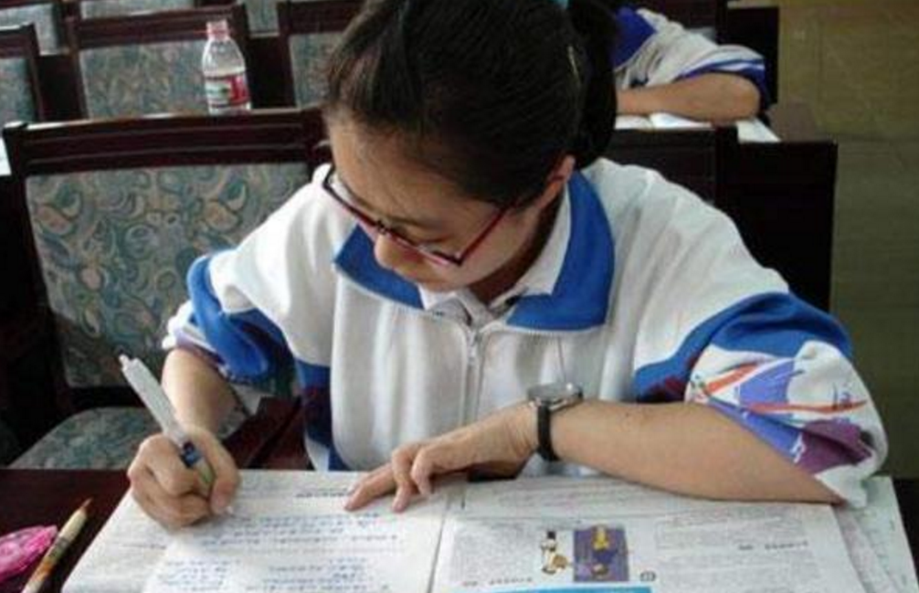 全国哪个省“高考难度”最大？3个省市堪称王者级别，考生受苦了