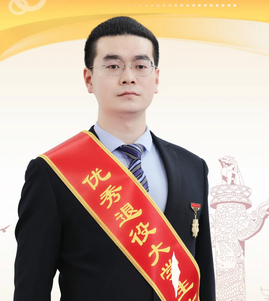 飒！登上央视、保研985、执行维稳任务，这10位军人学霸来自同所名校！