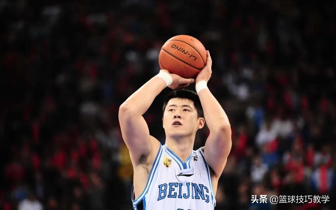 姚明退役哪些nba球员在场(姚明曾经的替补退役！曾隔扣易建联 勇闯NBA夏季联赛)