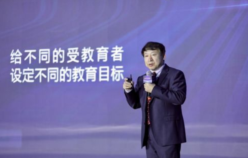 复旦教授吐槽“学渣”儿子：差点没考上大学！人都要经历3次认命