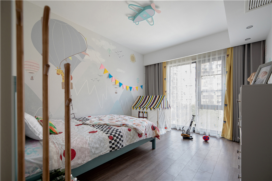 200㎡现代风设计，开放式厨房+餐厅+吧台，轻松自然的生活