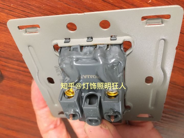 开关插座哪家强？14个品牌插座硬核测评