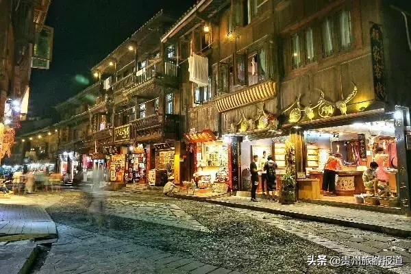 千户苗寨万种情，西江夜景浪漫行