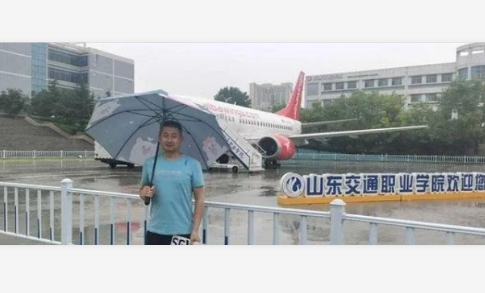 “我不是家长，是学生本人”，院校新生报到现场，70后被误会