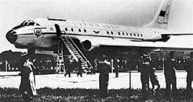 消失35年客机重现人间，50名乘客容颜不变，穿越时空终是一场骗局