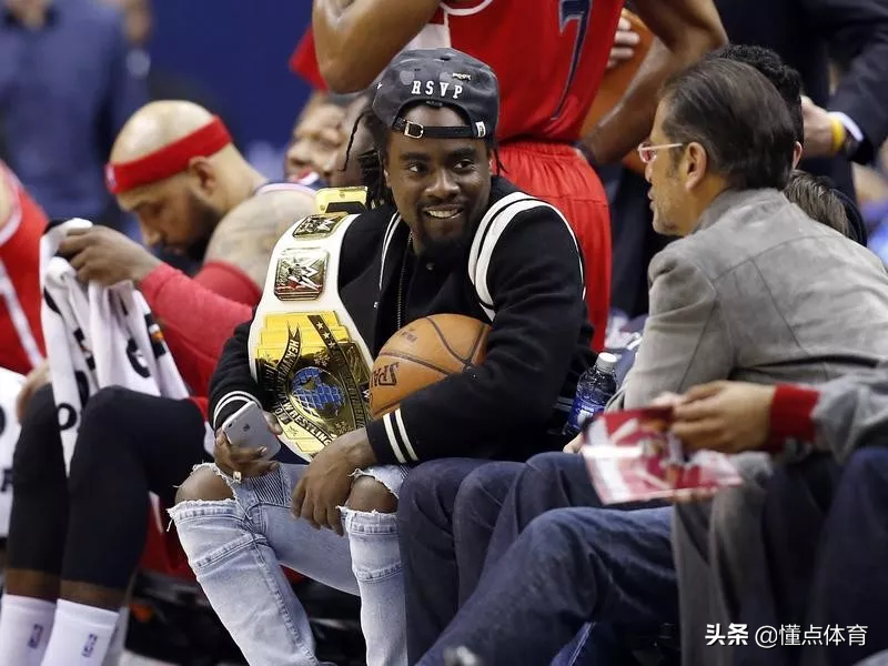 nba球星有哪些是科比球迷(每支NBA球队最大牌的粉丝，从奥巴马到斯派克·李)