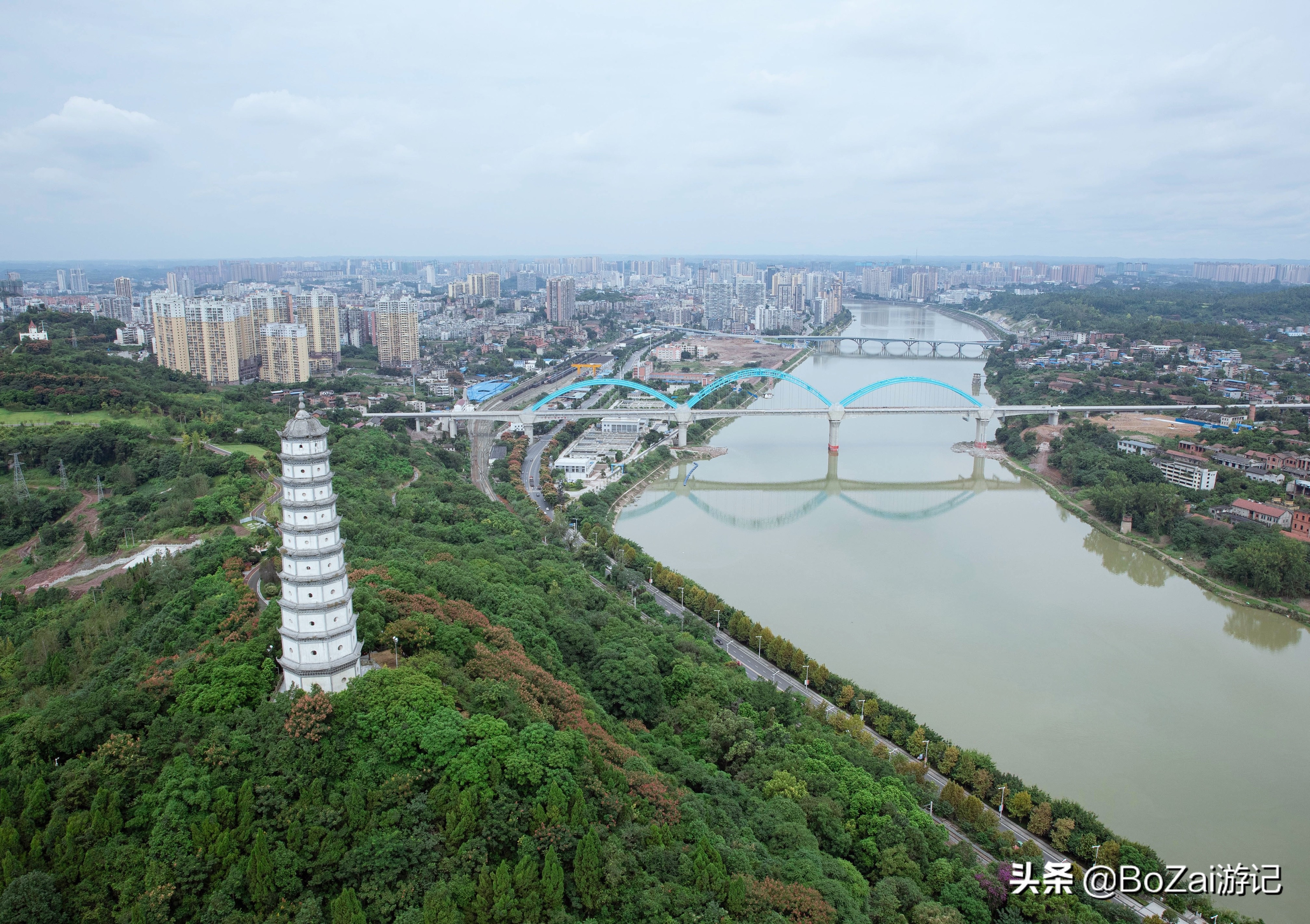 古称汉安,美称甜城,是孔子之师苌弘和国画大师张大千的故乡,内江风景