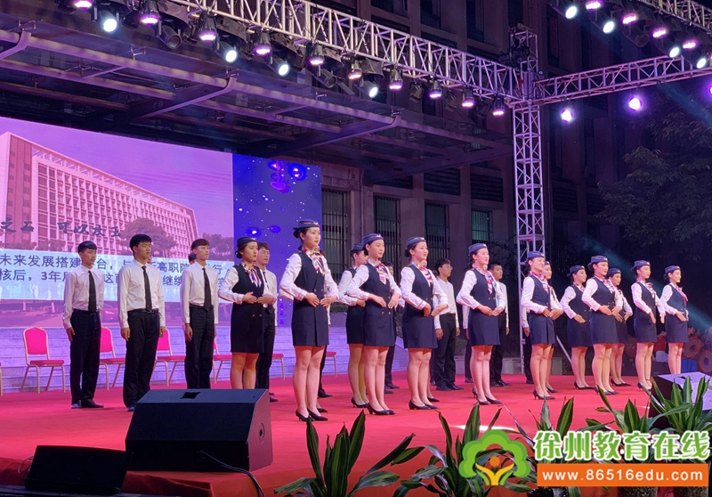 徐州市铜山中专举行第十一届“红五月技能节”颁奖晚会暨汇报演出