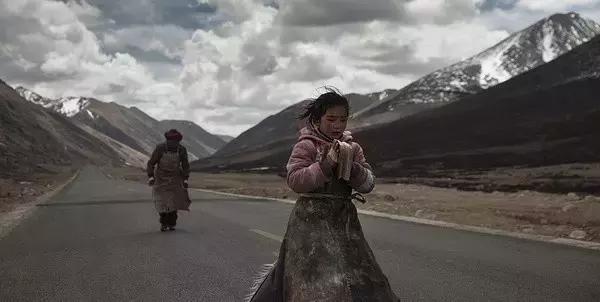 这几部西藏题材的影片，看一次哭一次，震撼的不止是眼球