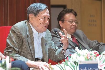 杨振宁自曝糗事：我年轻时一进实验室，实验室就得倒霉