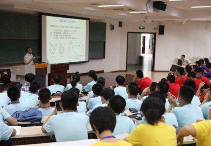 大学挂科率“较高”的几大专业，期末考难度大，看你专业排第几？