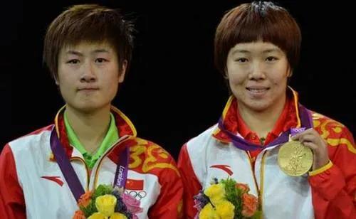 2015乒超刘诗雯丁宁(丁宁刘诗雯的爱恨情仇,小时候是闺蜜,长大后渐行