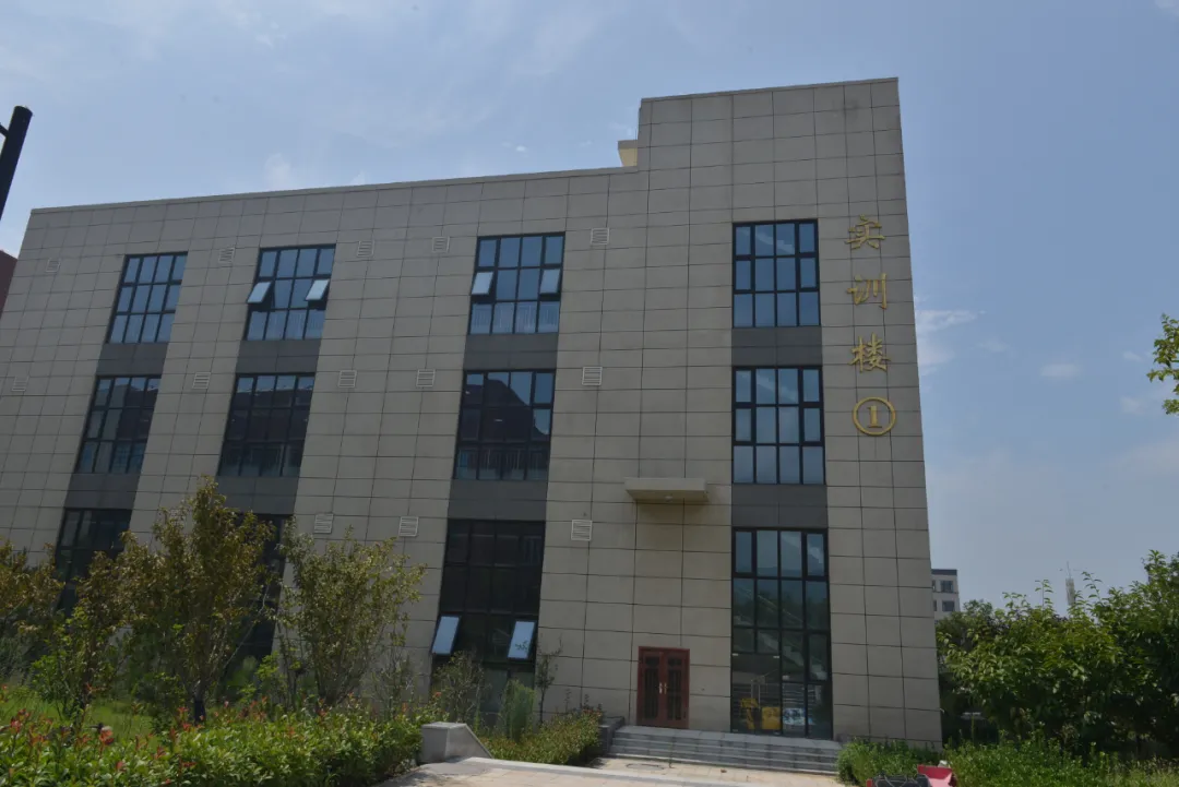 报志愿？汝州第一所大专啥样子、咋招生、好不好就业、学费贵不贵？