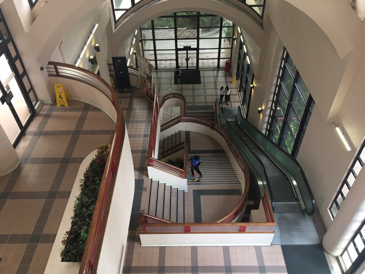 李嘉诚建造的"庄月明楼",真的只是为了纪念爱妻吗?