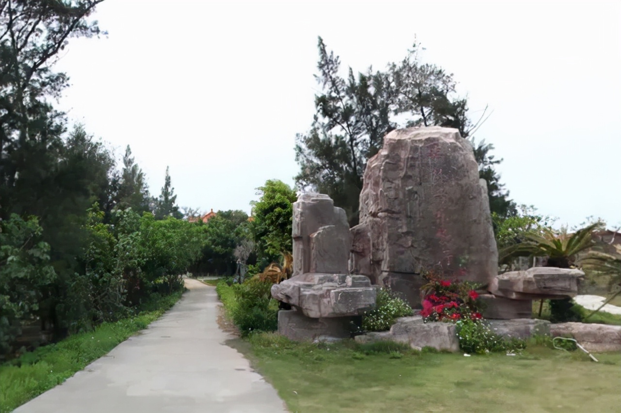 07龍山寺>>龍山寺位於晉江市安海鎮鎮北龍山之麓,故名龍山寺,始建於隋