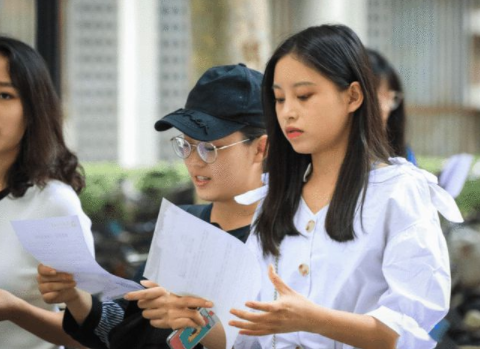 大学生寝室“男女混住”，学生的安全是否能保证？校方作出回应