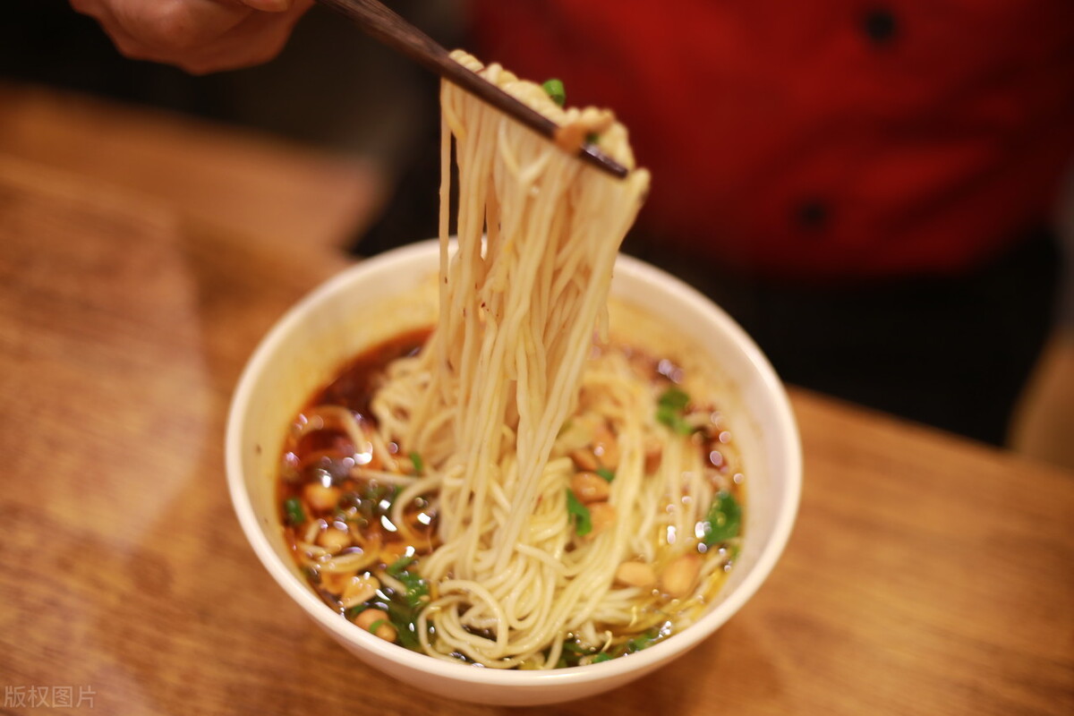 正宗的重庆小面哪里学多少钱培训学校小面技术