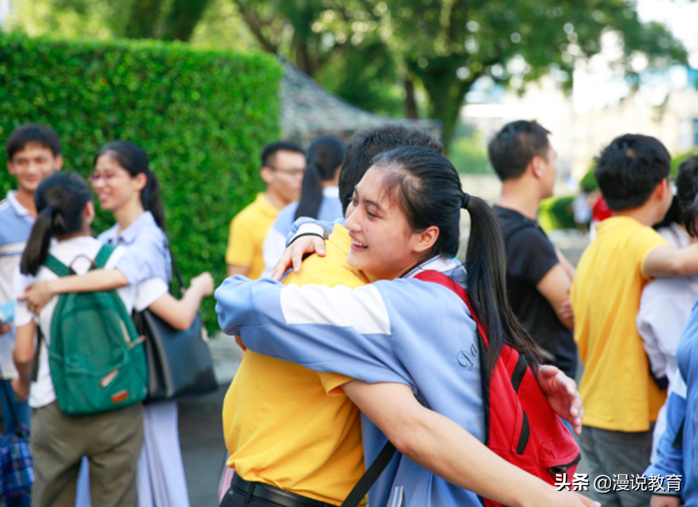 继中考改革之后，“高考复读”也被限制，网友表示：早该改革了