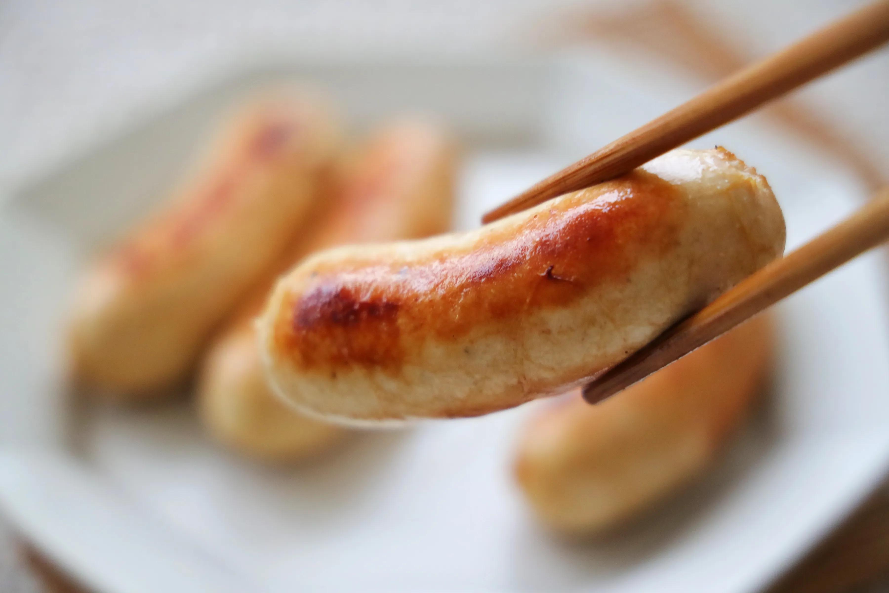 鸡胸肉别水煮，试试做成脆皮肠，低油低脂，煎一煎超级方便又健康