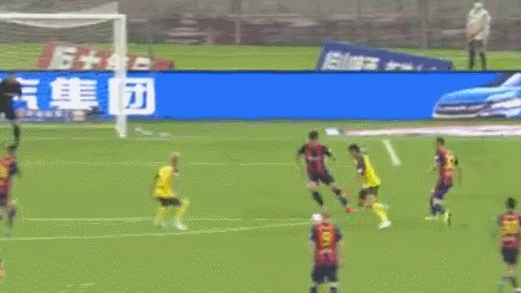 中超-广州队5-0青岛队（中超-广州6-0青岛夺取2连胜 高拉特梅开二度艾克森传射洛国富破门）