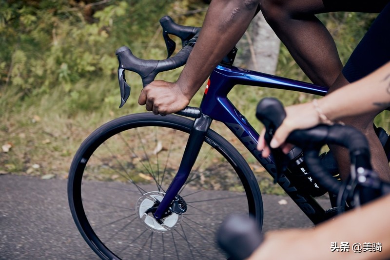 新型ARGON18可以全功能地在公路车上发售，更加坚硬，更加持久。