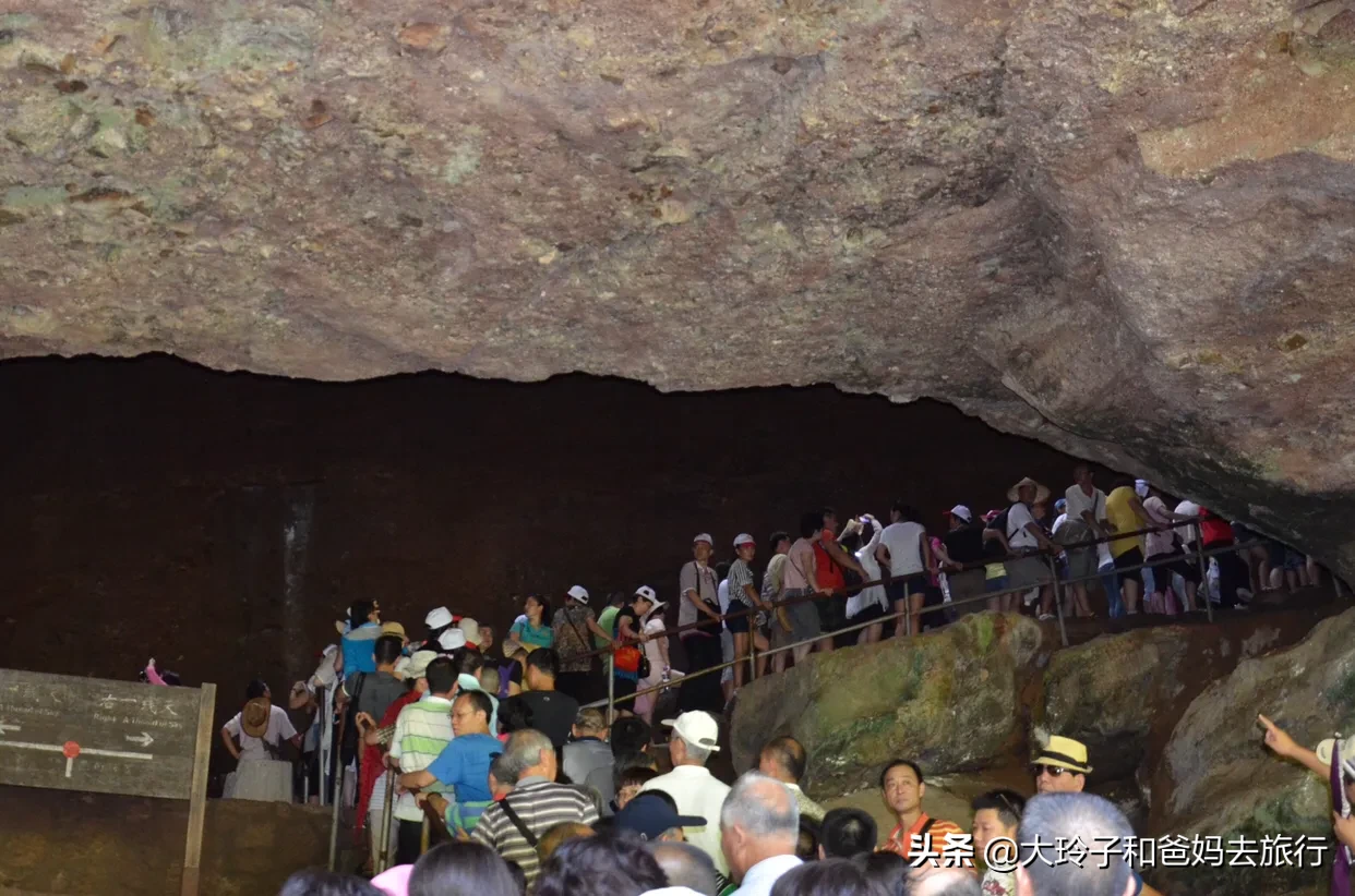 武夷山风景美如画，但是尽量不要夏天去，桑拿天避无可避