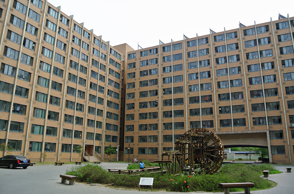 全国大学“豪华宿舍”排名，清华北大未上榜，武大新生楼让人羡慕