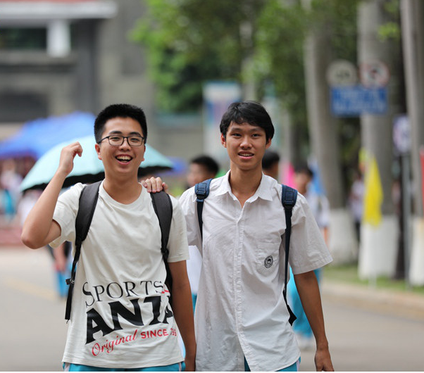 高考优秀作文精选（回顾高考语文满分作文）