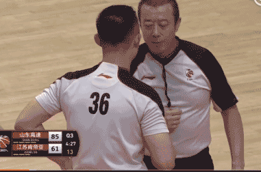 為什么cba的裁判隨便吹（日常被罵的CBA裁判，你真的了解嗎？）
