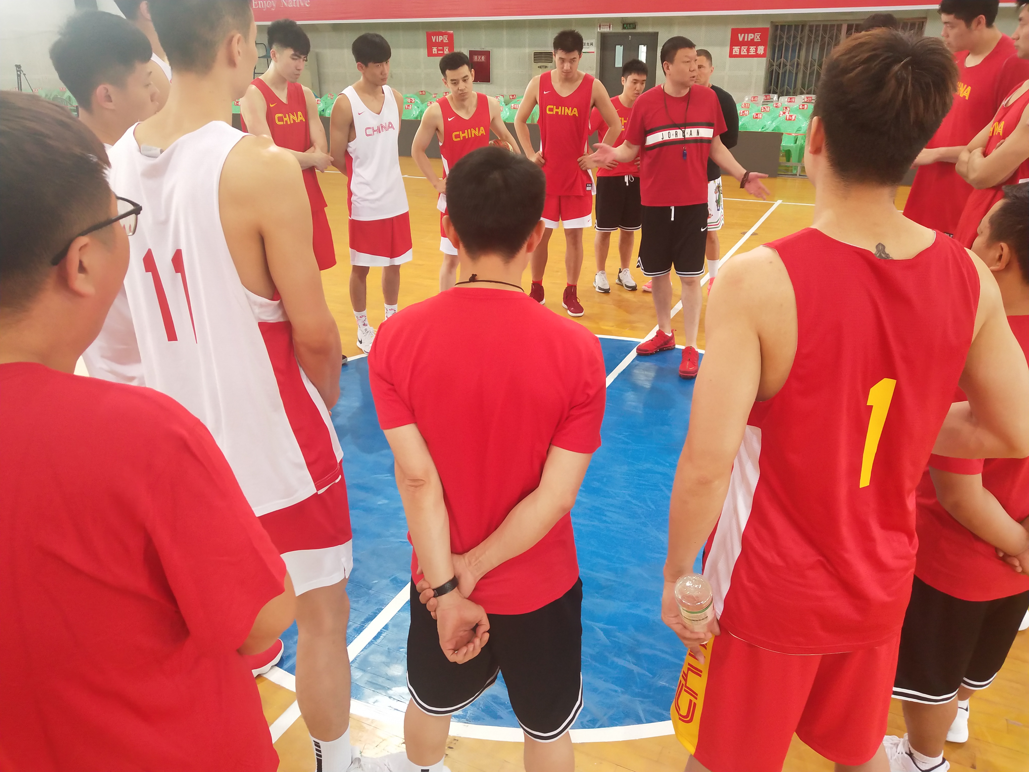 u16男篮怎么选拔(国奥征召CBA边缘球员，帮助希望之星提高，希望夏天锻炼队伍)