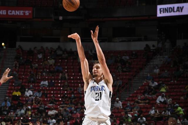 nba游乐场球员(NBA夏季联赛前十位新秀表现汇总，榜眼得最高分，状元与探花都拿A)