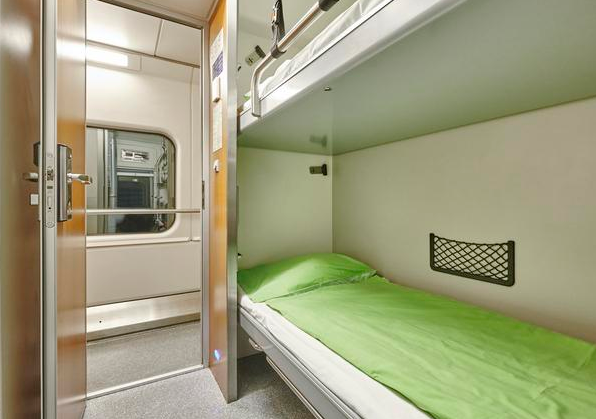 仅为172元,也就是最上铺,中铺177元,下铺183元,而软卧也才需要264元