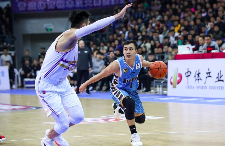 孙锐在cba哪个队（CBA最悬殊德比？首钢让四首发仍全面吊打，马布里急得情绪失控）