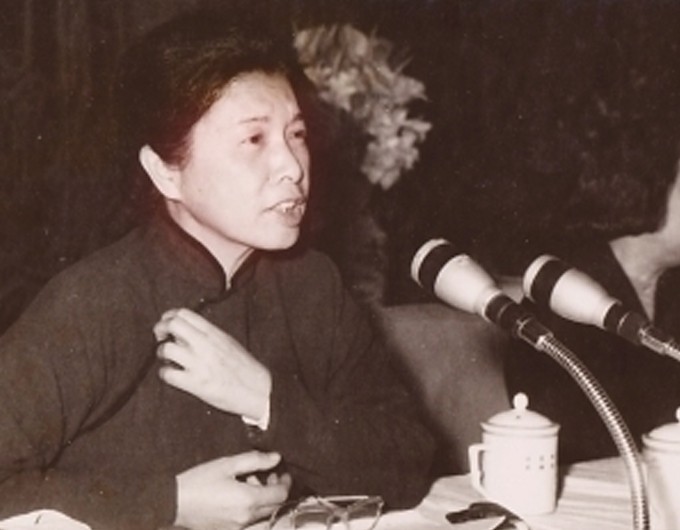 只知王毅、华春莹？这位“燕大校花”才是中国外交部的顶级大咖