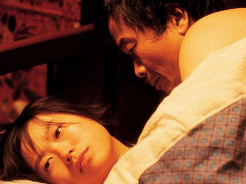 《裸血》:表姐夫婚前"教育"引发的惨剧,点破沙漠牧民的性愚昧