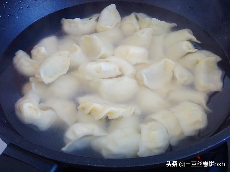 茴香素饺子馅怎么调（吃饺子就做这个馅鲜香开胃）