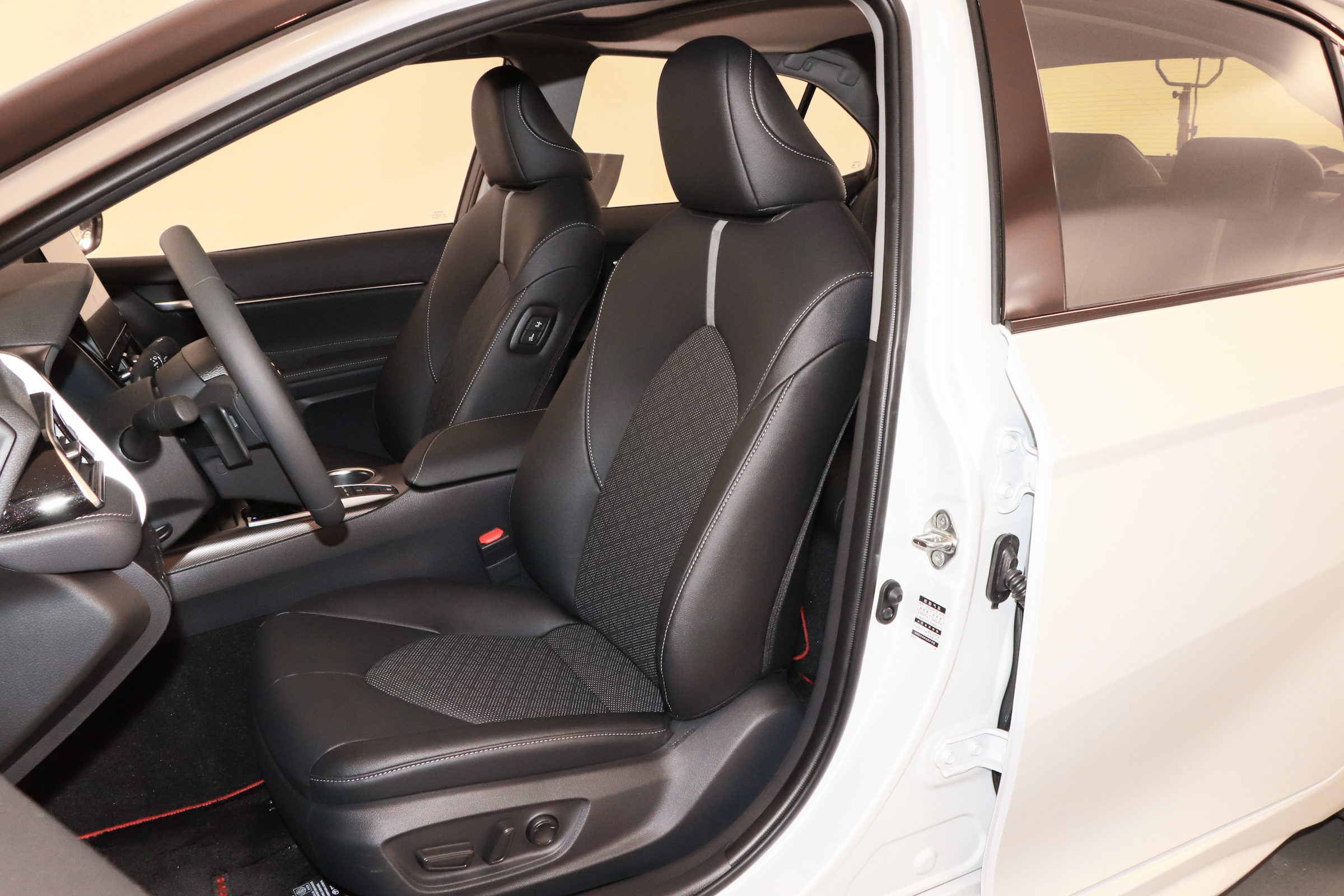 新车 | 挑战同级“销冠”有戏吗？新一代福特蒙迪欧对比丰田凯美瑞